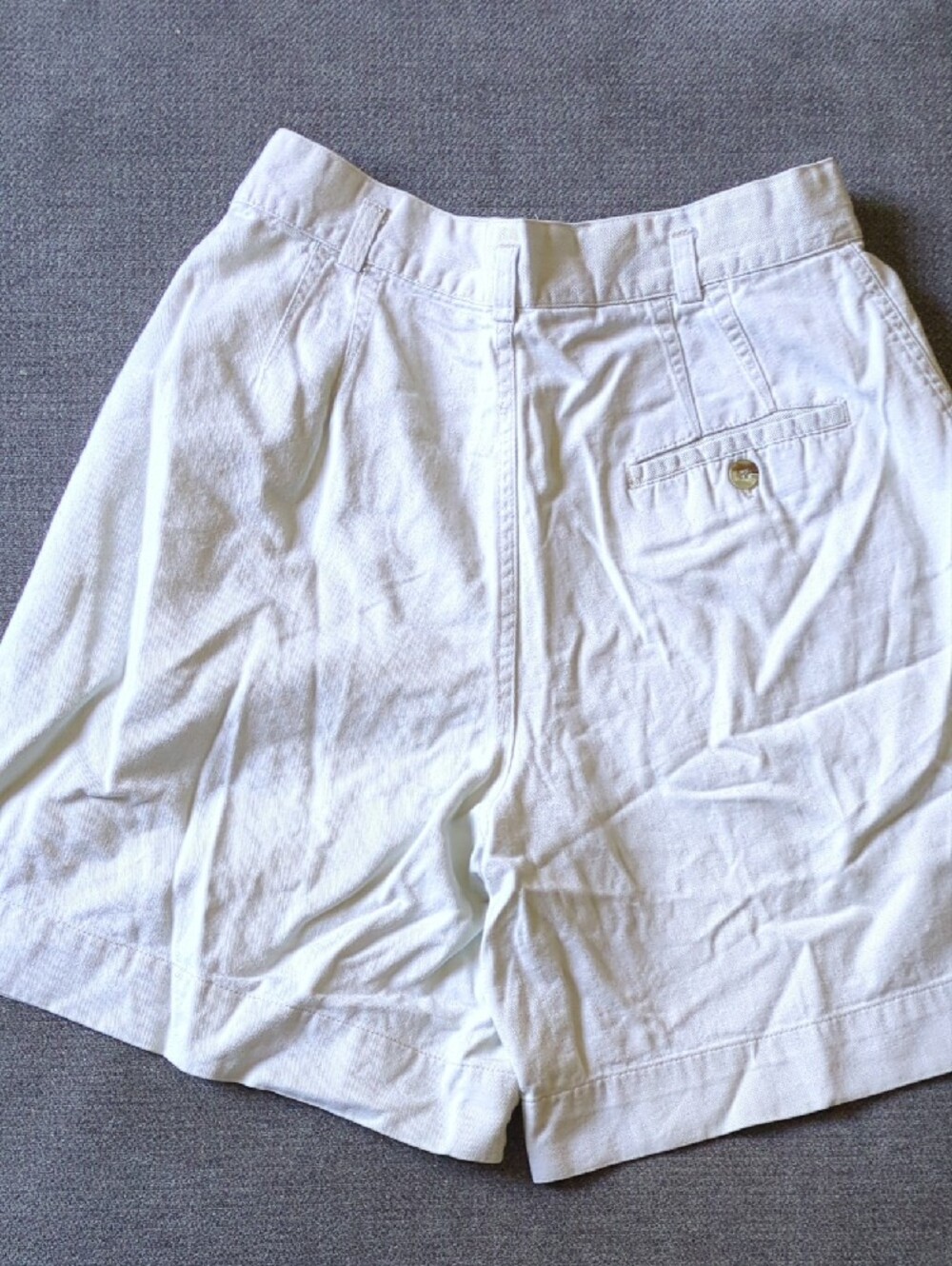 High-Rise White Women’s Bermuda Shorts - Picture 4 of 8